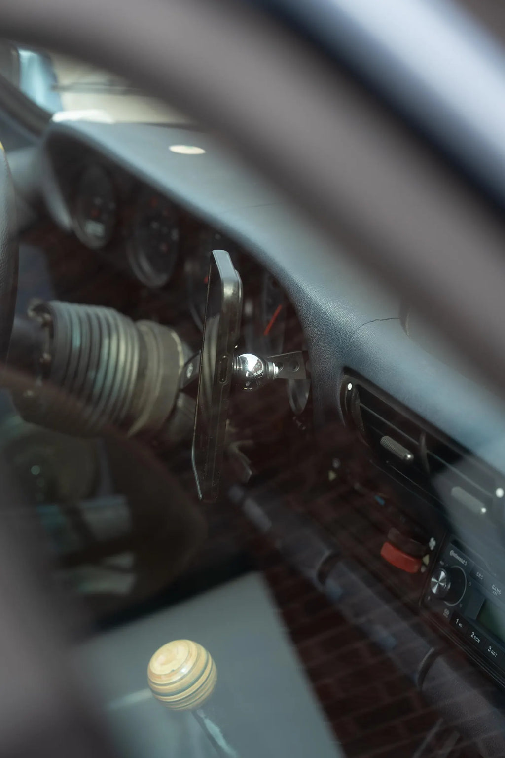 Classic Porsche 911 Phone Holder (1965–98)