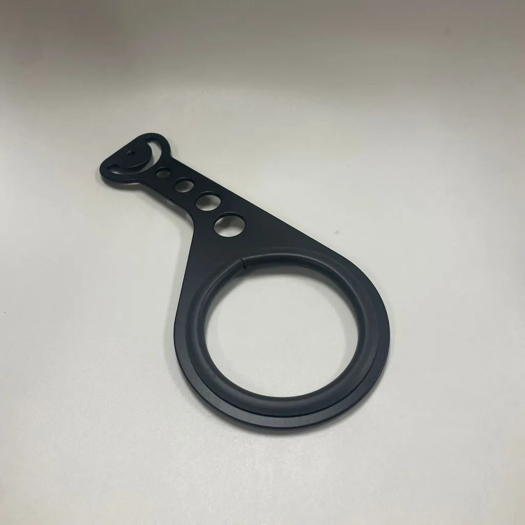 Rubber gasket fitted around Rinashi top plate cup opening